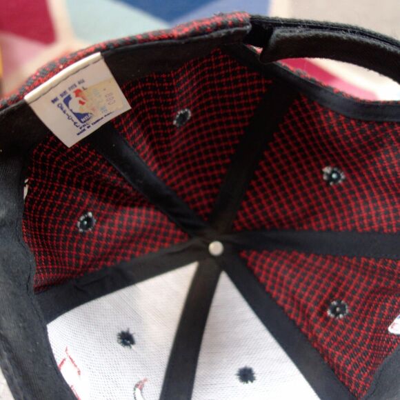 Logo ATHLETIC NBA Official Licensed Chicago Bulls  Strap Back Cap Red Black - Picture 7 of 7